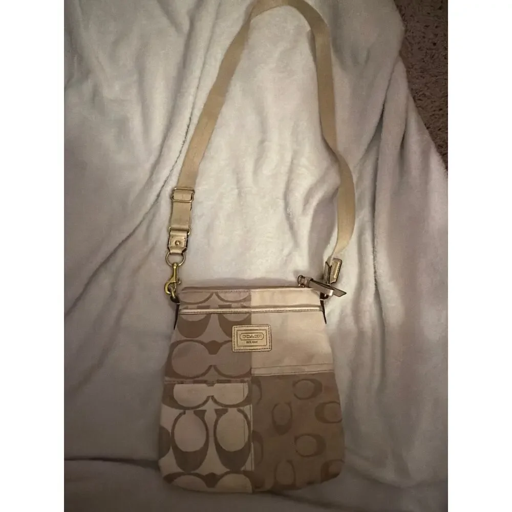 Vintage Coach Y2K Patchwork Signature Swingpack Crossbody Bag Beige Gold - Picture 2 of 7